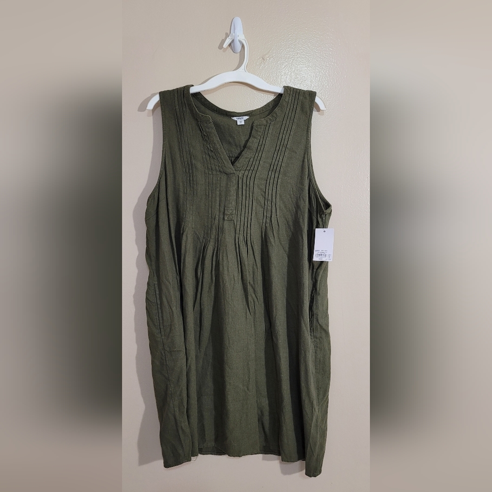 Women sleeveless dress